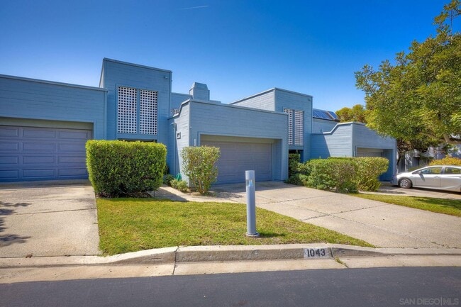 Building Photo - 1043 Freedom Ct