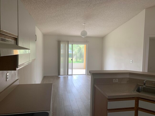 Building Photo - 1776 Vista Lake Cir