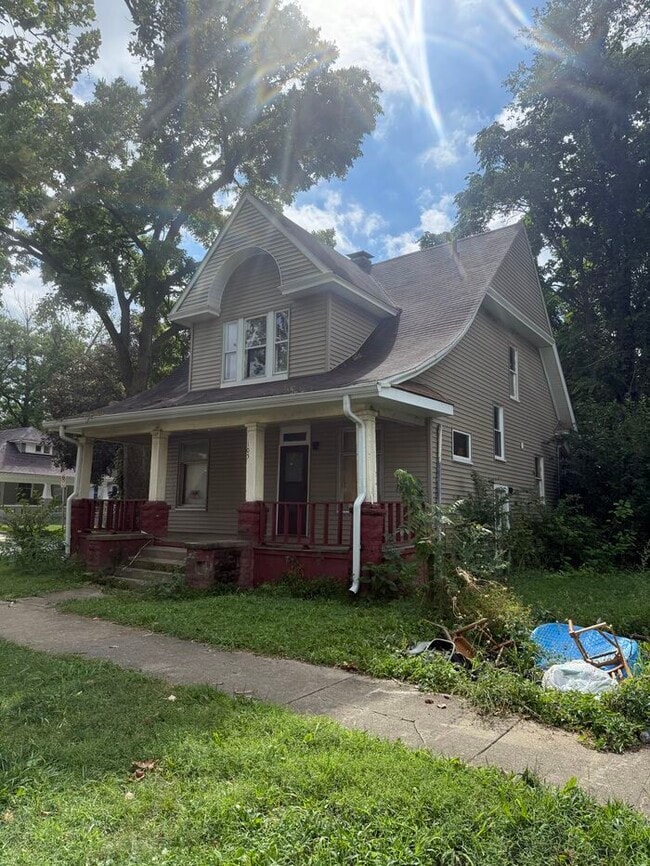 Building Photo - 105 N Illinois St