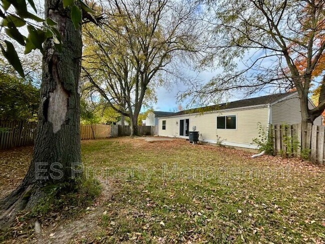 Building Photo - 5535 Freedom Ct