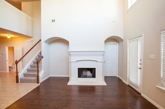 Building Photo - 2805 Gooseberry Dr