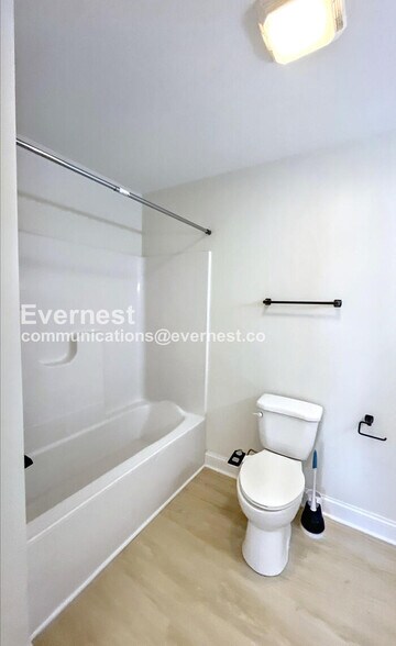 Building Photo - 879 Wheeler Ave