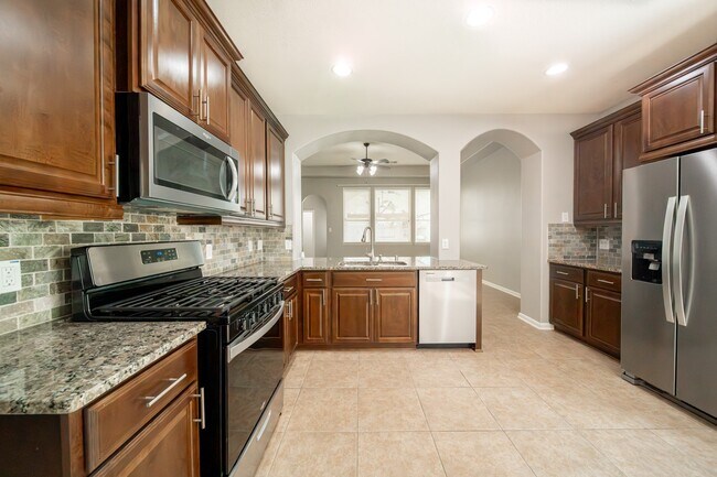 Building Photo - 13303 Davenport Hills Ln
