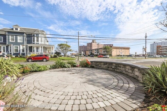 Building Photo - 301 Sixth Ave