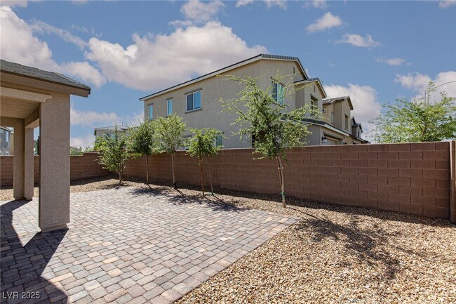 Building Photo - 1639 Dire Wolf Ave