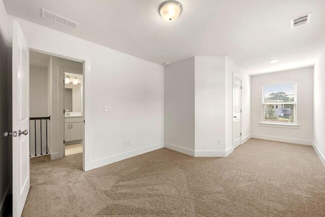 Building Photo - 1870 Plainsboro Dr