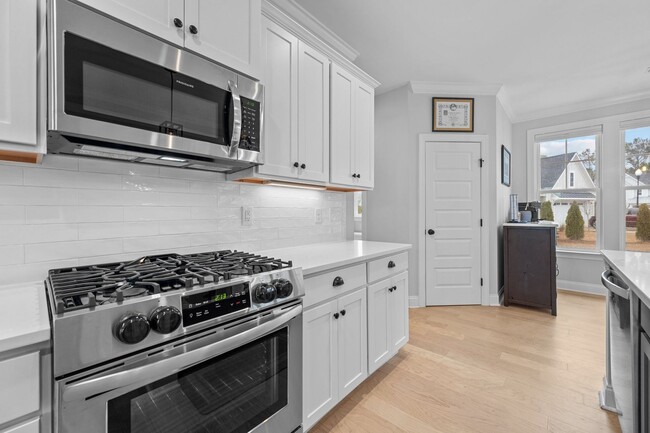 Building Photo - Exquisite 4 Bedroom/4 bath home in the Wyn...
