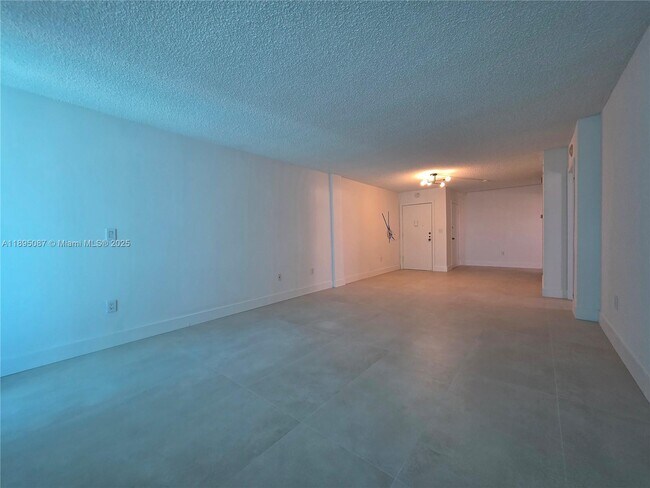 Primary Photo - 245 18th St