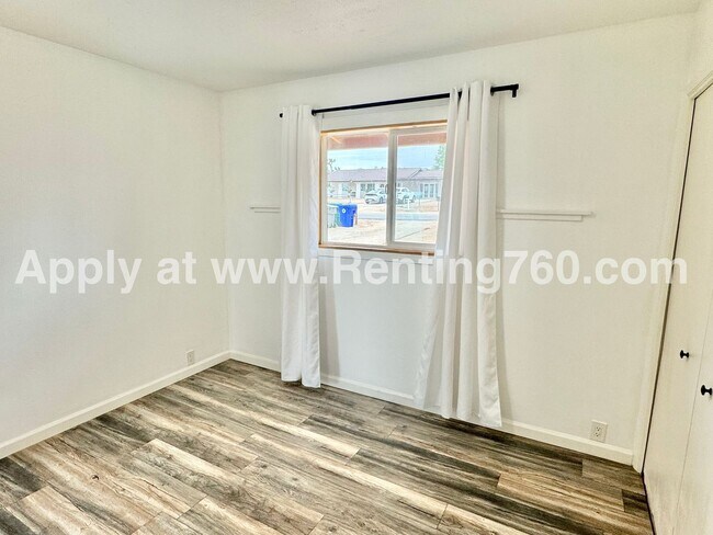 Building Photo - Stylish 3-Bedroom Home with Fenced Yard, S...