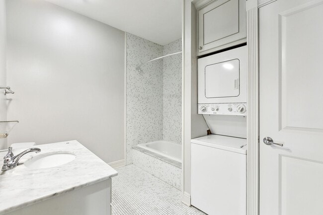 Building Photo - Perkins Palms Condominiums - 1 Bedroom Available Now