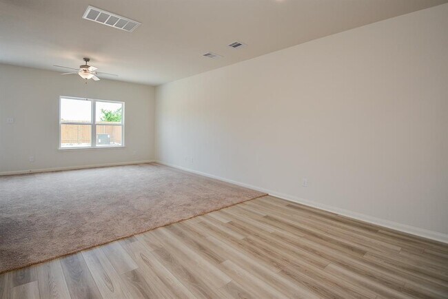 Building Photo - 545 Amberwood Pk Dr