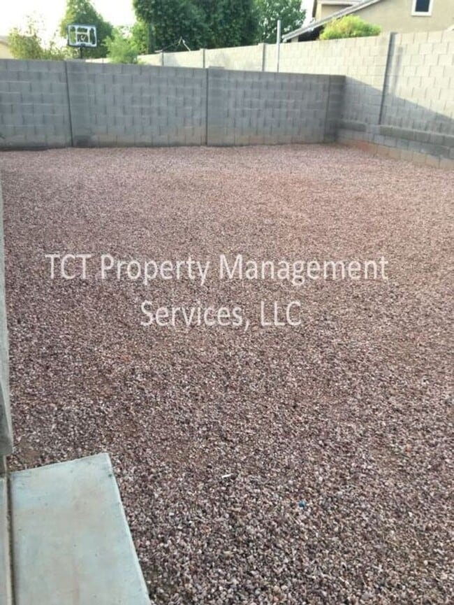 Building Photo - Cozy 3 bed/2 bath in Phoenix