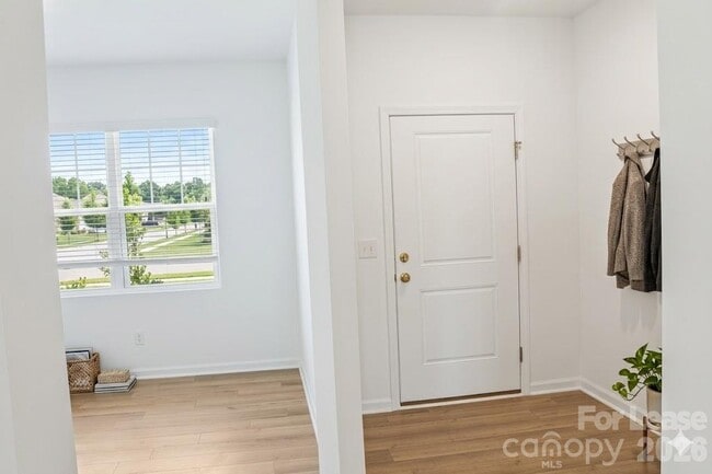 Building Photo - 1215 Nesters Store Pl SW