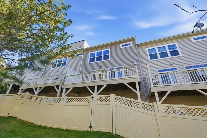 Building Photo - 15816 Swanscombe Lp