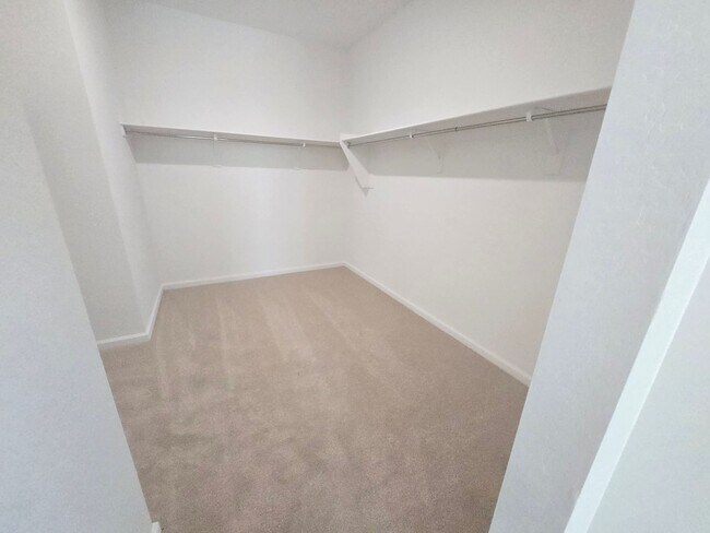 Building Photo - New Build 4 bed/3 Bath Home