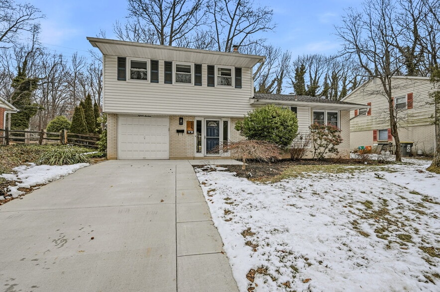 Building Photo - 1513 Fresno Rd