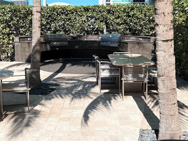 Building Photo - 900 Biscayne Blvd