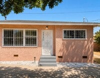 Building Photo - 1512 W 103rd St