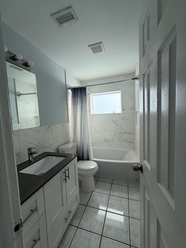 Building Photo - 13710 Harrison St