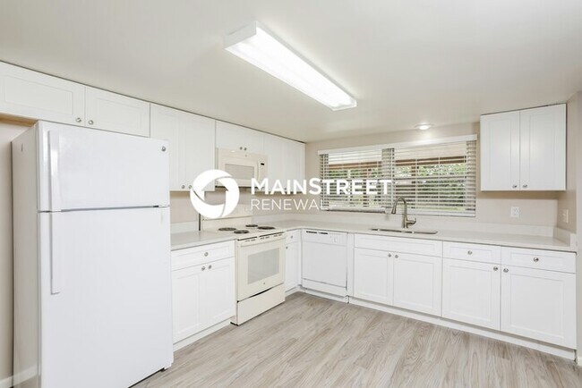 Building Photo - 4 Bedroom Pet-Friendly Home in Longwood, FL with Main Street Renewal