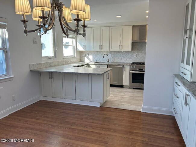 Building Photo - 122 Bodman Pl