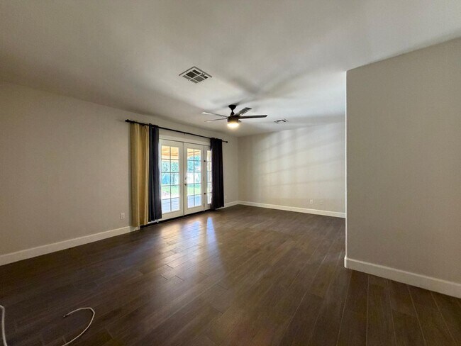 Building Photo - 5337 E Thunderbird Rd