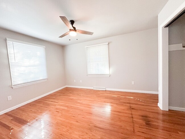 Building Photo - 4 bed/ 2 bath Single-Family Home