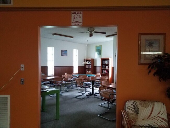 Building Photo - 700 Village Green Ct