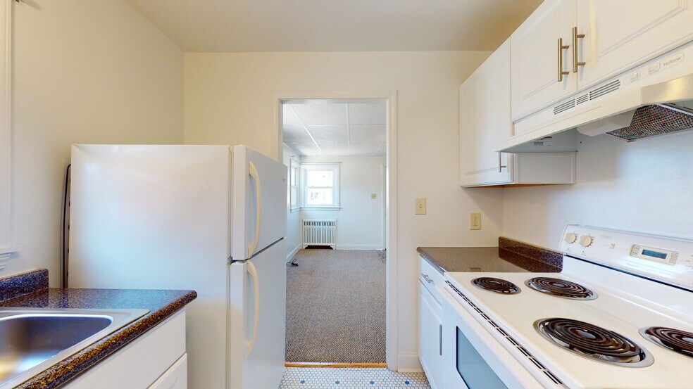 Building Photo - 2627 Fairmount Pky