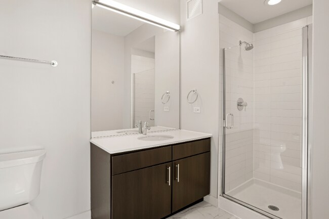 Building Photo - 750 W Adams St