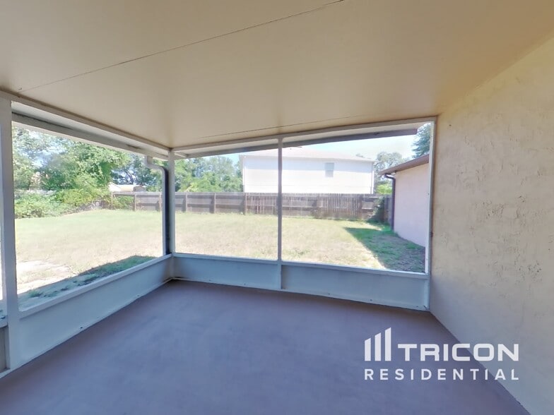 Building Photo - 1583 Naples Cir