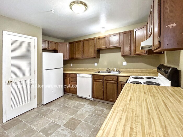 Building Photo - 1185 Mazatlan Cir