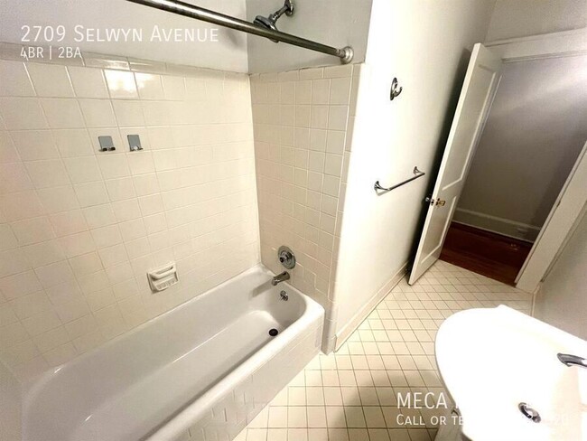 Building Photo - 2709 Selwyn Ave