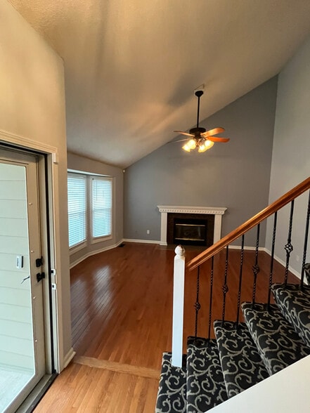 Building Photo - 1433 SW Highland Dr