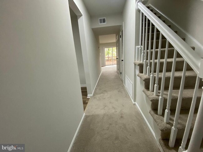 Building Photo - 9 Farrell Ln