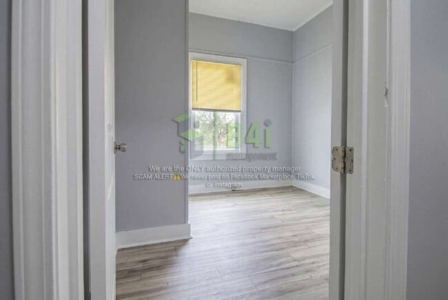Building Photo - 705 Barnesville St