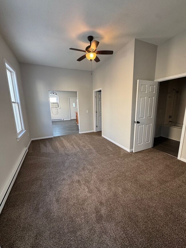 Building Photo - 1610 Cass St