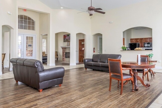 Building Photo - 9257 Somerset Rd