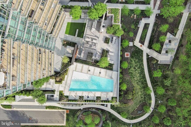 Building Photo - 7887 Jones Branch Dr