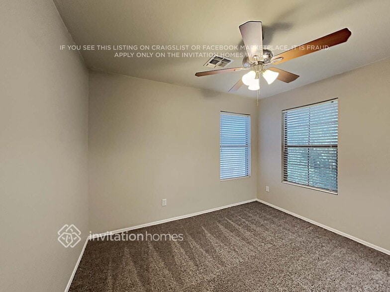 Building Photo - 2659 S Sailors Way