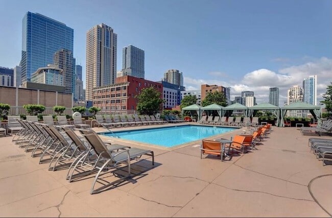 Building Photo - 545 N Dearborn St