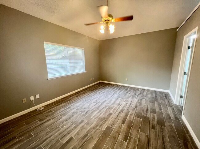 Building Photo - 8035 Trail Side Dr