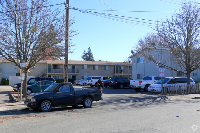 Building Photo - Papago Court