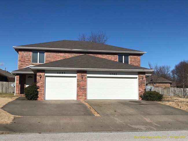 Primary Photo - 1257 E Lakewood St