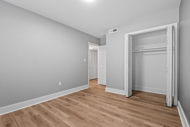 Building Photo - Serenity Place Central