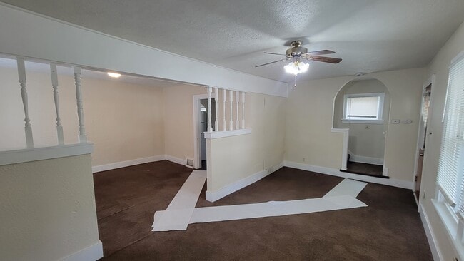 Building Photo - 1573 East Ave