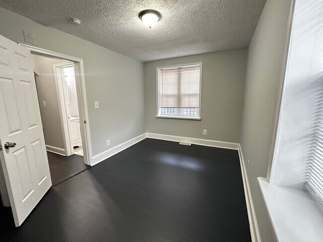 Building Photo - 4632 Hillside Rd SE