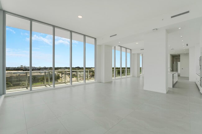 Building Photo - 220 Lake Shore Dr