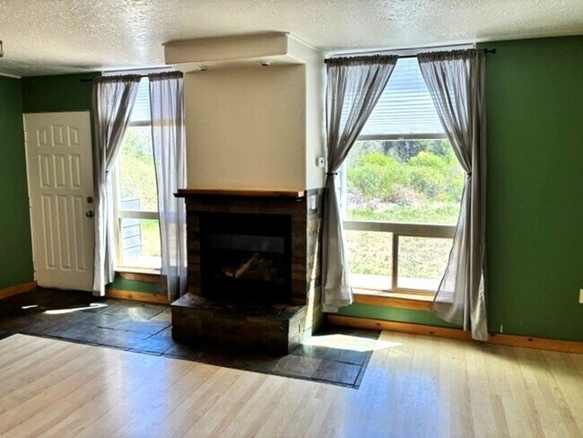 Building Photo - Long Term Rental- Oro Fino 209