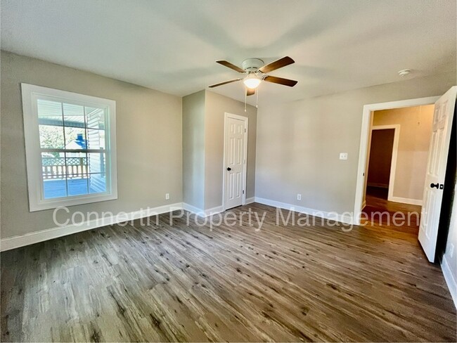 Building Photo - 774 Gracey Ave
